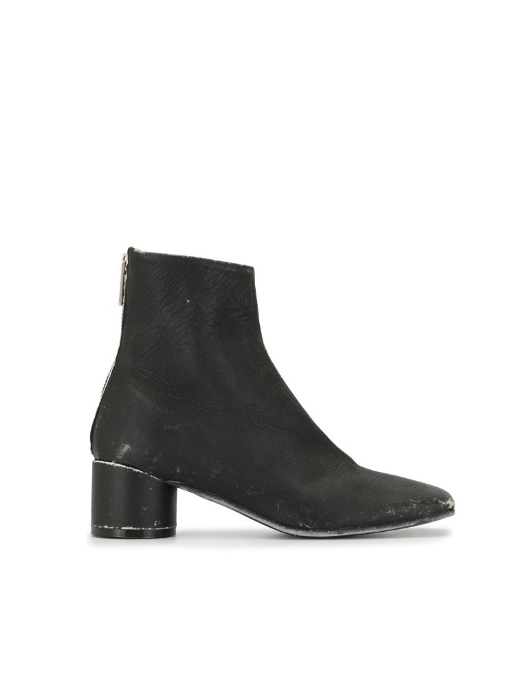 BLACK DISTRESSED LEATHER ANKLE BOOTS  MM6 블랙 디스트레스드 레더 앵클 부츠 - 아데쿠베