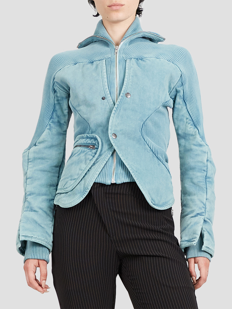 MISTY BLUE QUILTED SILHOUETTE JACKET  오토링거 미스티 블루 퀼트 실루엣 자켓 - 아데쿠베